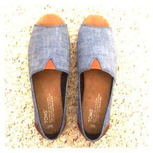 TOM’s Alpargatas Size 8